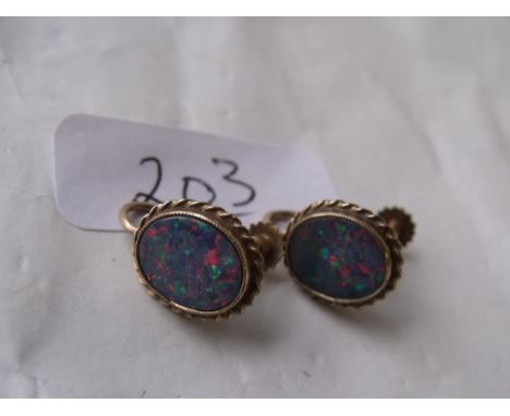 Pair 9ct screw back opal earrings     