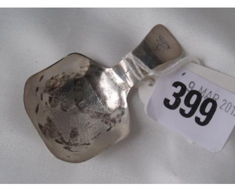 Caddy spoon with textured cross to centre Lon mod 8g  