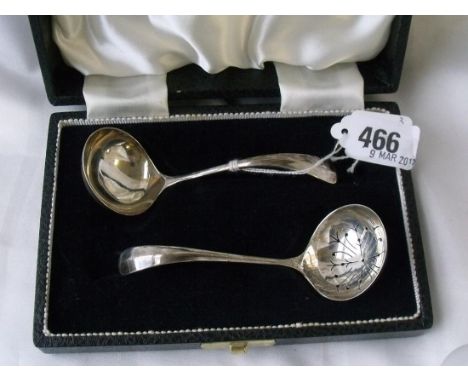 Boxed Hanoverian pattern sauce ladle & sifter spoon  Sheff mod 50g       