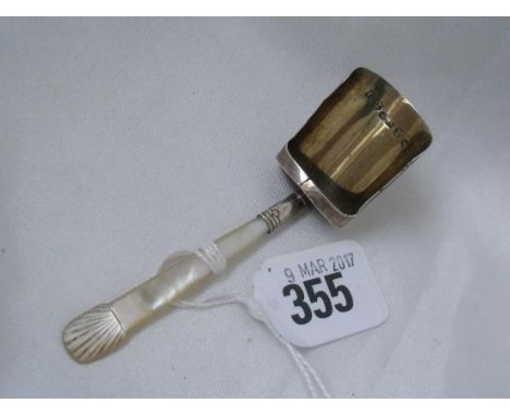 Georgian caddy scoop with carved mop handle Birm  1818 by M & Co 8g       