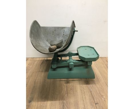 VINTAGE GROCESRS SCALES