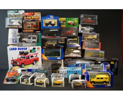 36 Boxed / cased diecast models to include 12 x Oxford Diecast (2 x Oxford Roadshow, 2 x 1:76 Railway Scale, 5 x Oxford Comme