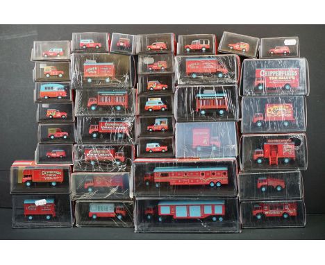 35 Cased Oxford Diecast Chipperfields Circus models to include 18 x ltd edn examples with COAs - mostly sealed (Chipperfields