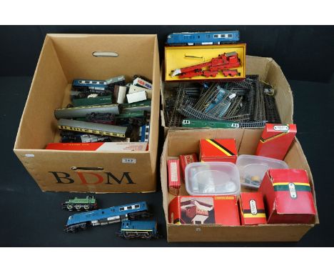 Collection of OO gauge model railway to include 4 x locomotives, 20 x items of rolling stock, boxed Triang Hornby R474 Termin