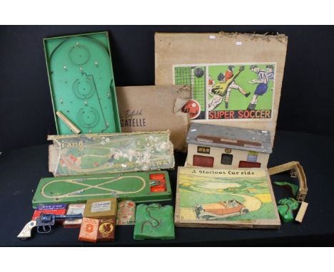 Quantity of vintage toys &amp; games to include Triang Minic Railway, various card games, boxed Marie Perfecta pistol, Triang