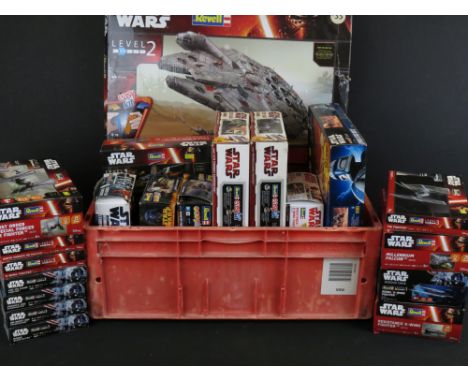 Star Wars - 22 Boxed Revell plastic model kits to include Easykit examples, 06752 Millennium Falcon, 06753 Resistance X Wing 