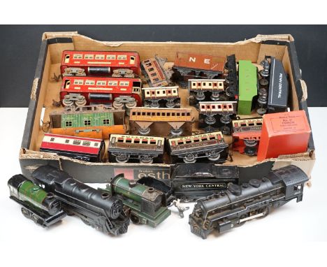 Four O gauge locomotives to include 2 x Marx (New York Central &amp; 1666 Penn Central examples both in black), Hornby clockw