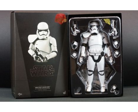 Star Wars - Boxed Hot Toys Movie Masterpeice mms316 First Order Stormtrooper Squad Leader 1/6 scale collectable figure, compl