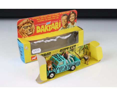 Boxed Corgi Gift Set 7 Daktari diecast model set complete with 4 x figures, diecast ex, box with mark to front and some squas