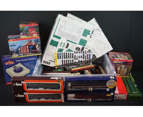 Quantity of OO gauge model railway to include  6 x boxed items of rolling stock (Rivarossi, Lima &amp; Replica), boxed Bachma