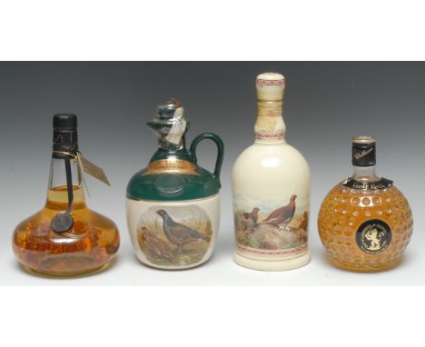 Whisky - House of Macduff Gold Rush Whisky, with gold leaf, 70cl; Old St Andrews Golf Ball Blended Whisky, 70cl; Rutherfords 