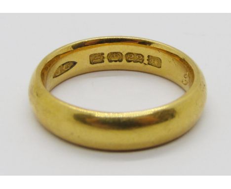 22ct wedding ring, size K, 6.3g (inscribed)