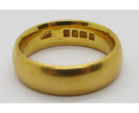 22ct wedding ring, size J/K, 8g (inscribed)
