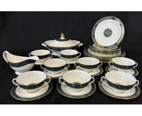 Royal Doulton Carlyle pattern dinner and tea service comprising graduated plates, soup bowls, tea cups and saucers etc Damage