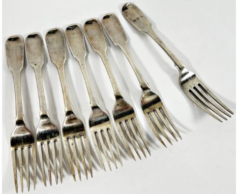 Six William IV silver side forks, London 1834, makers marks all rubbed, together with a single side fork, 9.7 ozs approximate