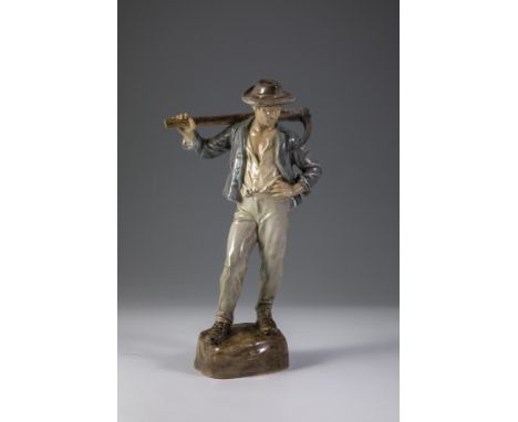 Stehender Arbeiter mit Spitzhacke Leclancher (Entwurf), Friedrich Goldscheider, Wien, um 1908/09 Steingut, bunte Unterglasurb