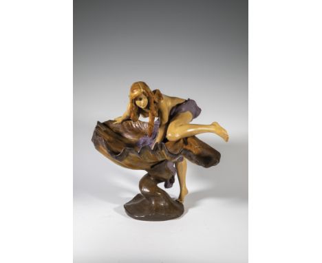 Muschelschale mit Nymphe Friedrich Goldscheider, Wien, um 1900 Terrakotta, farbig staffiert. Bez.: F. Goldscheider, REPRODUCT