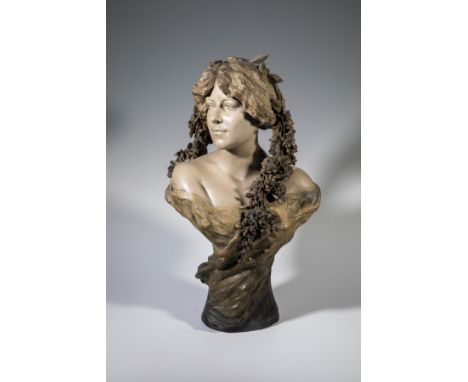 Büste - Frau mit Blumengirlande Cherc (Entwurf), Friedrich Goldscheider, Wien, um 1903 Terrakotta, farbig staffiert. Bez.: Ch