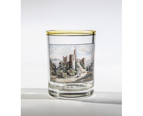 Becher mit Ansicht der Burg Ortenberg Wohl k. k. Österreich, 2. H. 19. Jh. Auf der zylindrischen Wandung frontales Rechteckfe