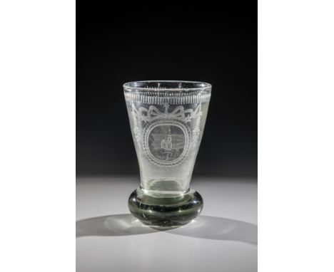 Becher Schlesien, um 1790 Sog. Freimaurer- oder Klotzfuß-Kanone. Kugeliger, massiver Stand. Auf der geweiteten Wandung geschn