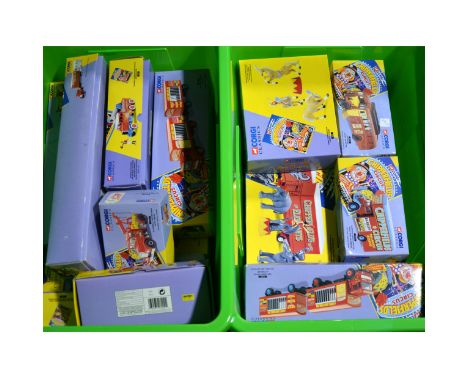 Corgi Classics Chipperfields Circus series models; a collection of nineteen sets including, 97885 Scammell Highwayman trailer