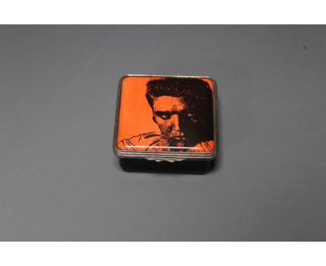 A HALCYON DAYS ENAMEL 'RED ELVIS 1962' BOX, inspired by Andy Warhol, limited edition No 164/500, W 5.5 cm