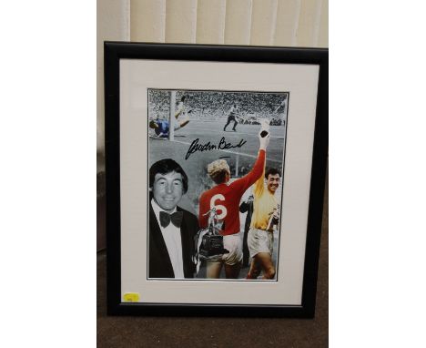 FOOTBALL - A FRAMED SIGNED GORDON BANKS COLOURED PRINT CELEBRATING THE 1966 WORLD CUP WIN, glazed, certificate of authenticit