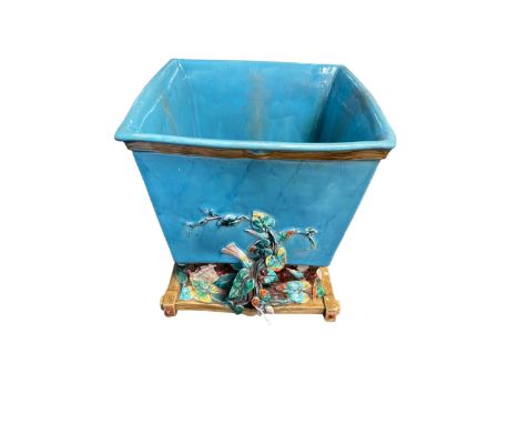 Royal Worcester Majolica planter, 22cm.