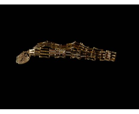9 carat gold gate bracelet.