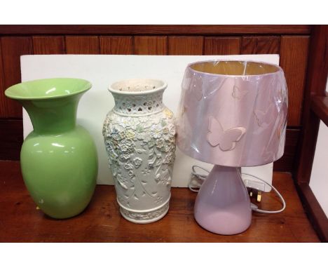 2x Vases and a Lamp 