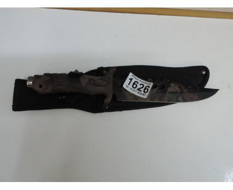 New Hunting/Fishing Knife in Case 