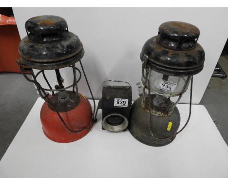 2x Storm Lanterns and Road Lantern 