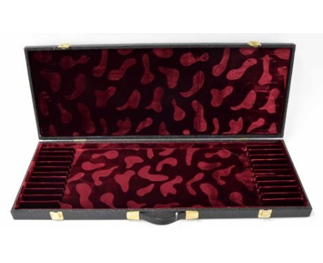 Good twelve division plush lined bow case