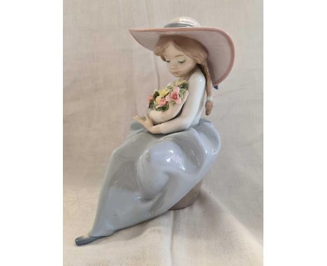 LLADRO FIGURE OF A YOUNG GIRL WITH FLOWERS NO 5862