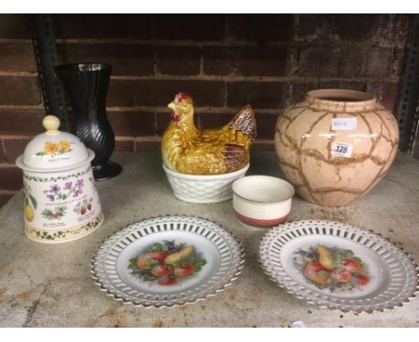 SMALL SHELF OF VARIOUS CHINA