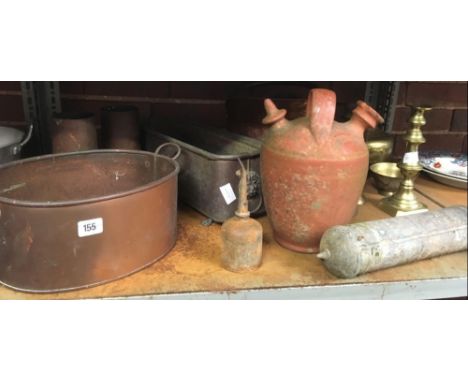 SHELF OF VINTAGE COPPERWARE, BRASS WARE ETC