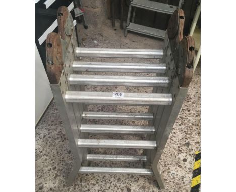 FOLDING ALUMINIUM 6 TREAD STEP LADDER (HINGES RUSTY)