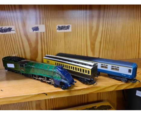 ''OO'' GAUGE LOCOMOTIVE 4-6-2 ''CHESHIRE'' + TENDER INTER CITY CARRAIGE. 1 LIMA BUFFET RESTAURANT CARRAIGE