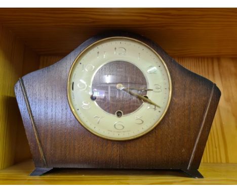 1930'S LIGHT OAK CHIMING MANTLE CLOCK