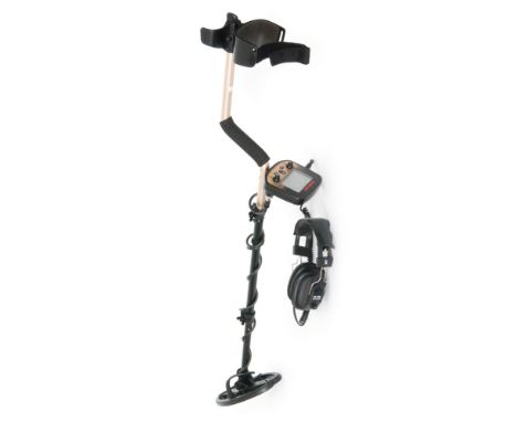 A Goldfinder F2 metal detector with LED display and elliptical coil and a set of MX1000 headphones and trowel (3)