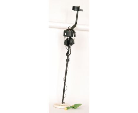 A Viking V6 metal detector with three pairs of headphones and a trowel (5)