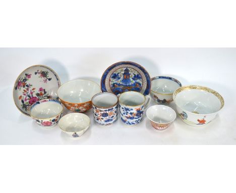 A small collection of Chinese export 19th century and later porcelain items including a famille rose bowl painted&nbsp; figur