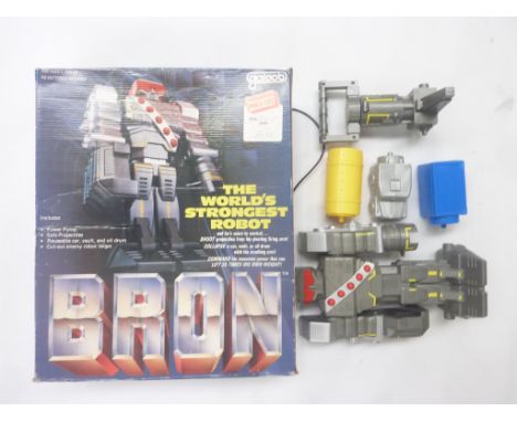 Galoob. Bron - The World's Strongest Robot. Defective box.