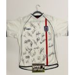 England 2001/2002 signed jersey (S220)