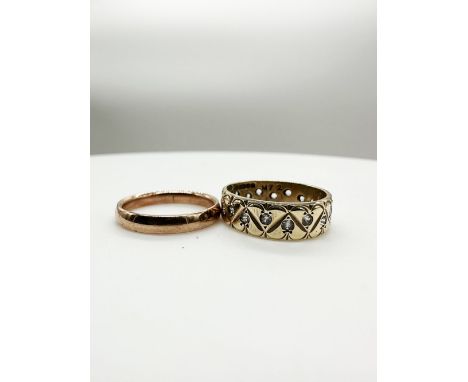 1 9ct rose goldring 2.5mm, size K, approx weight 2.1 grams, 1x 9ct yellow gold 5mm wedding bandset with cubic zirconia stones
