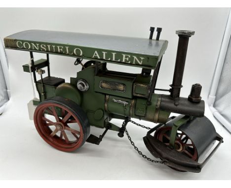 A Roadmans steam engine model,
great for displays,
ornimental,
the engine is 32cm in length x 12cm in width x 17cm in height
