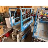 Genie GS-1930 Lift w/ Extendable Platform