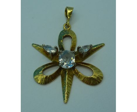 A gold and diamond pendant, weight 2.9g