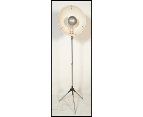 A retro mid 20th Century floor standing film / photography lamp light by Malham.&nbsp;Model SE23. Having adjustable stem rais