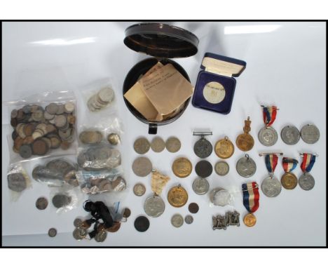 A collection of 19th Century and early 20th Century commemorative medals to include Queen Victoria; 1899 visit to Durdham Dow